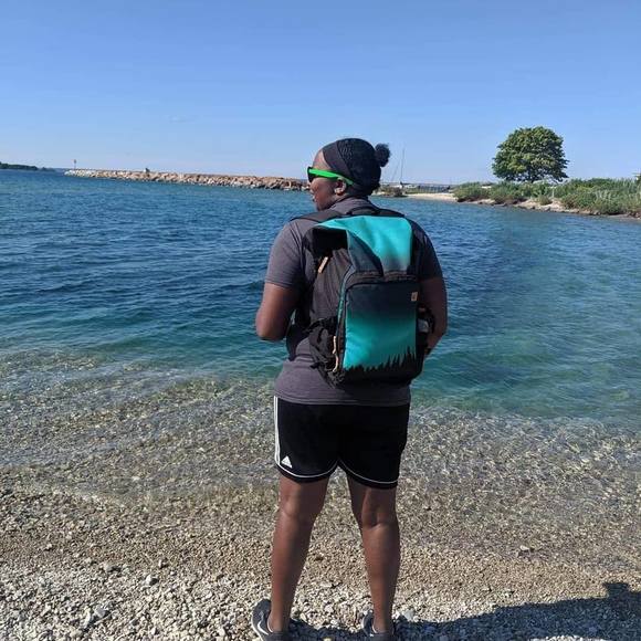 Meet your Posher, Tori - Picture 1 of 1